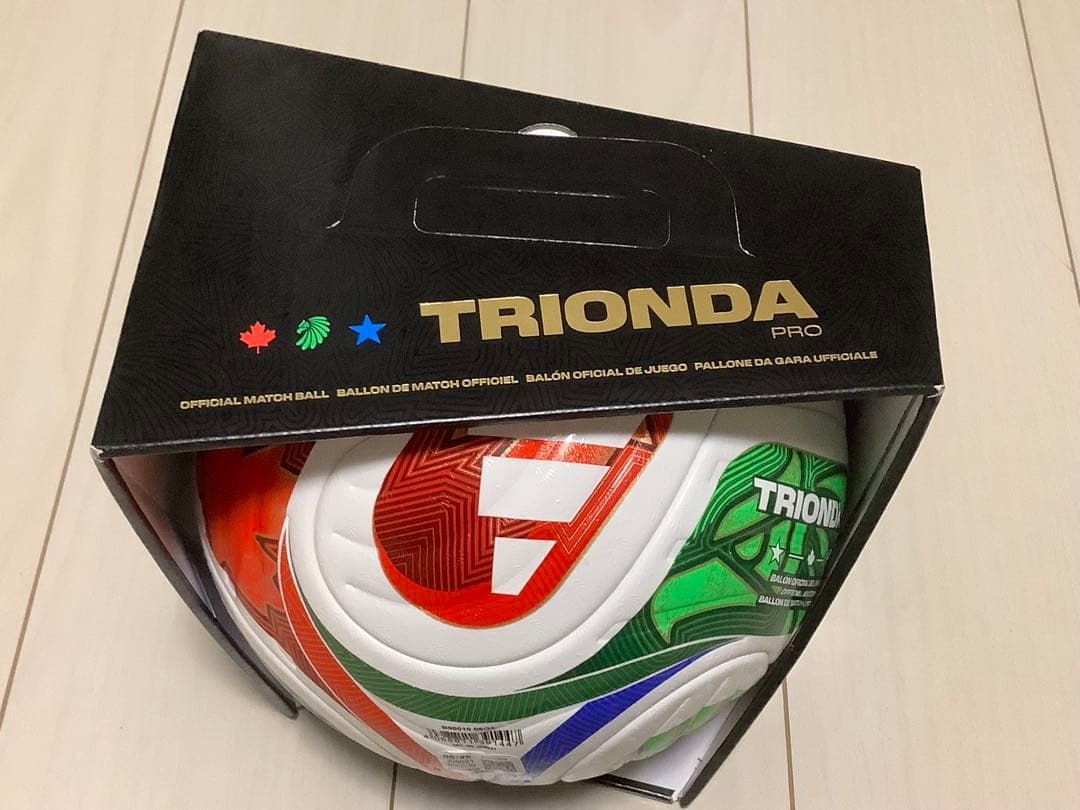 アディダス　ワールドカップ 2026 トリオンダ 5号球　公式球