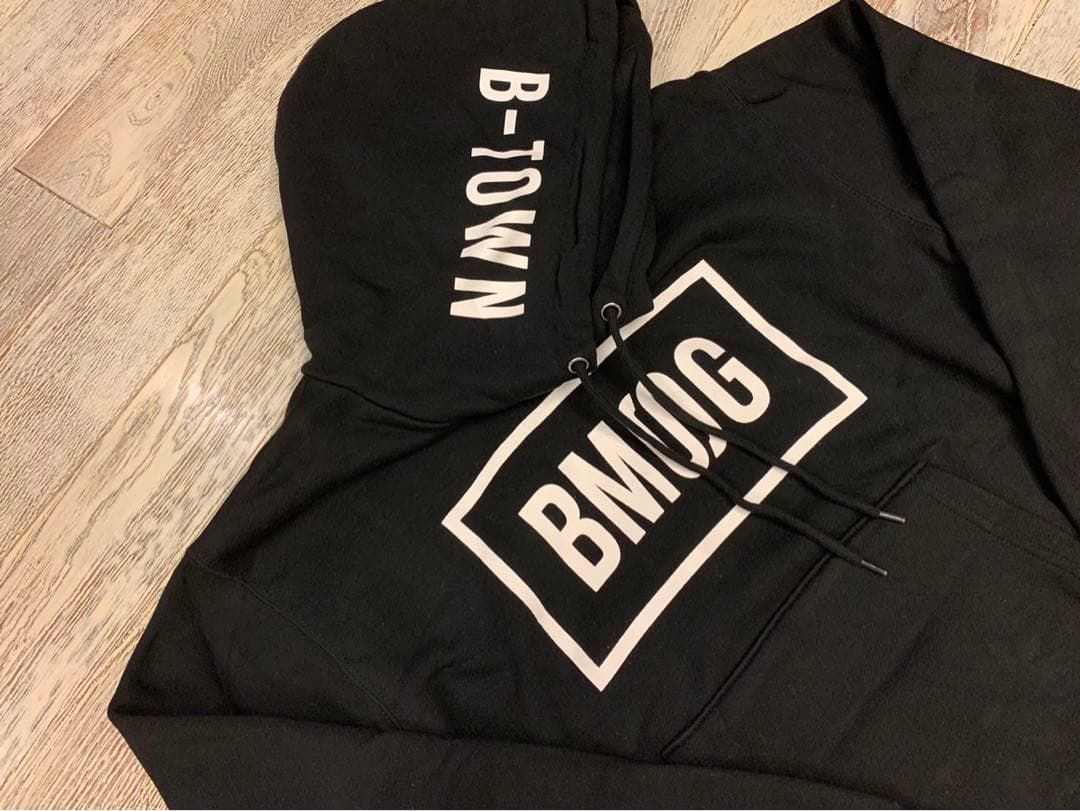 限定品★ Ｓサイズ　BMSG B-Town ロゴパーカー