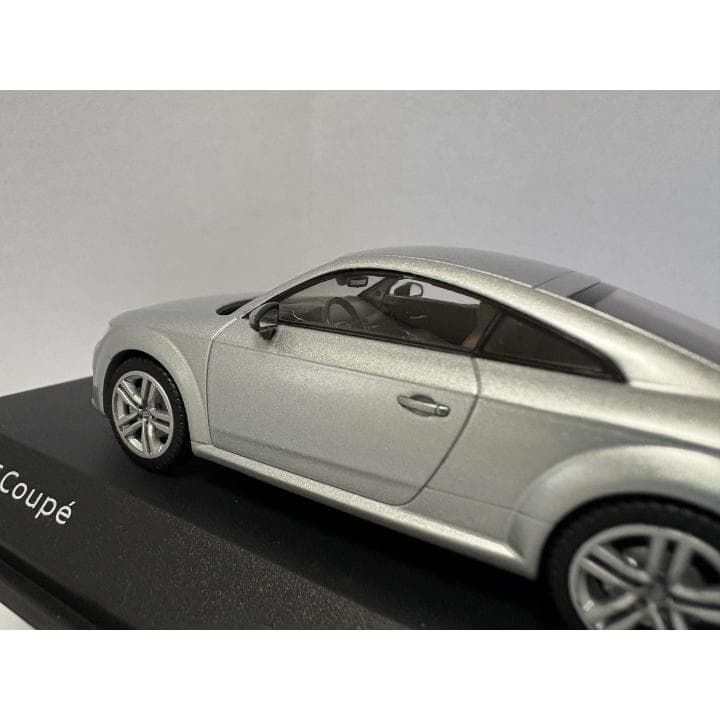 【新品】Audi TT Coupé ミニカー シルバー 1:43