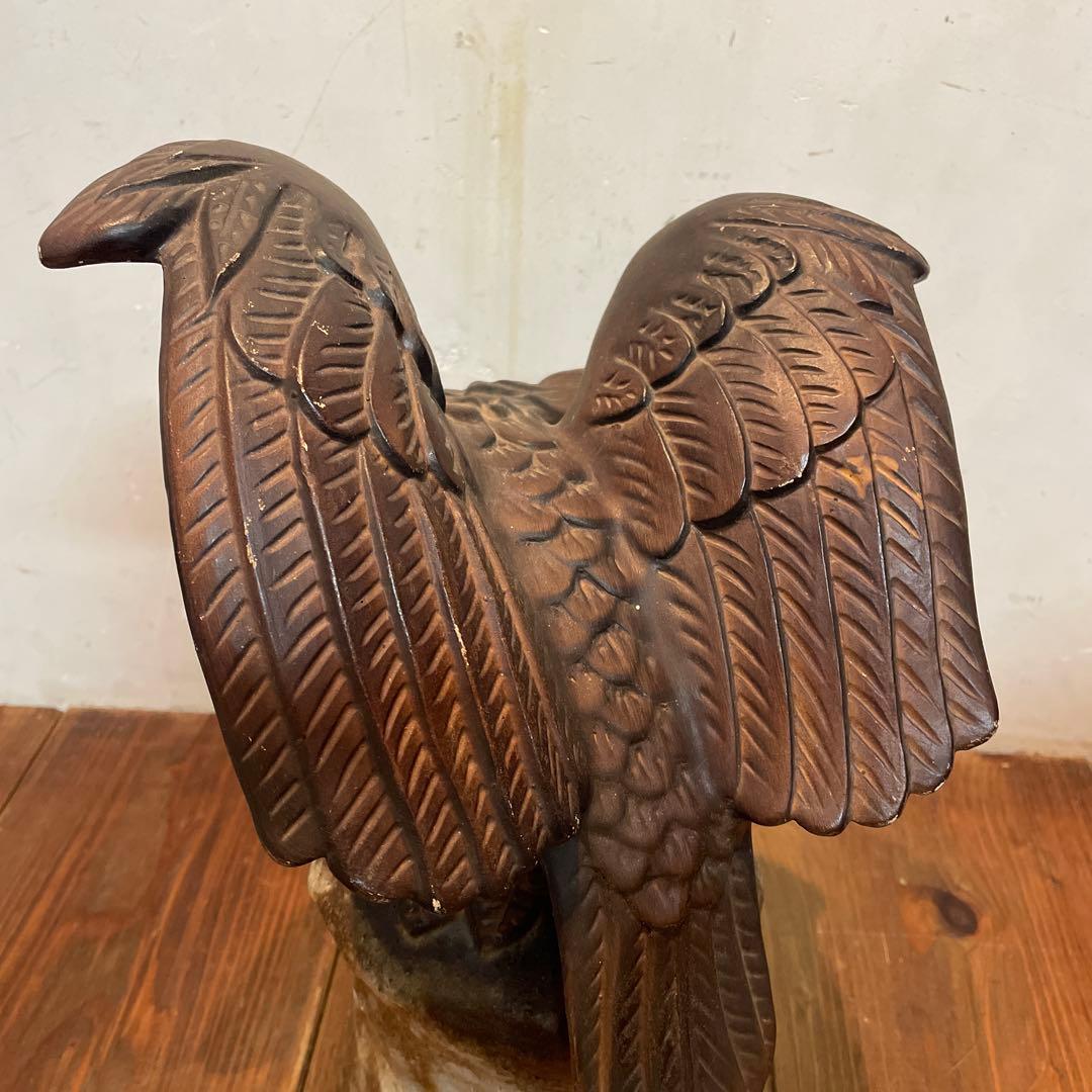 美品　焼物　陶器　鷹置物　タカ　陶像　オブジェ　工芸品　縁起物