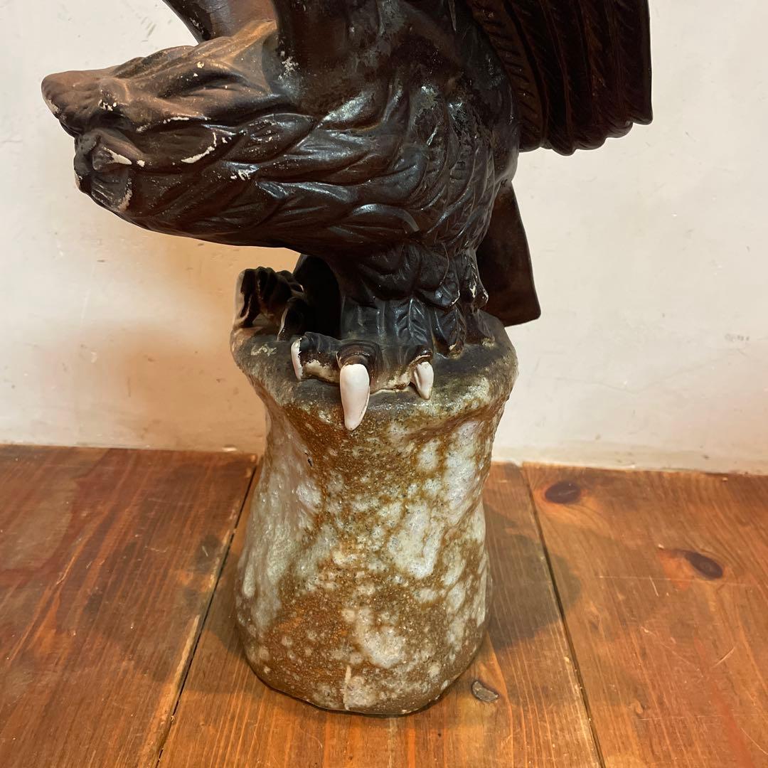 美品　焼物　陶器　鷹置物　タカ　陶像　オブジェ　工芸品　縁起物