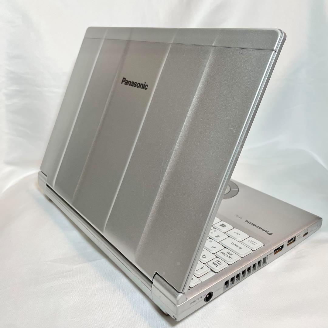 ノートパソコン軽量 第８世代 i5/8GB/SSD256 Office 141