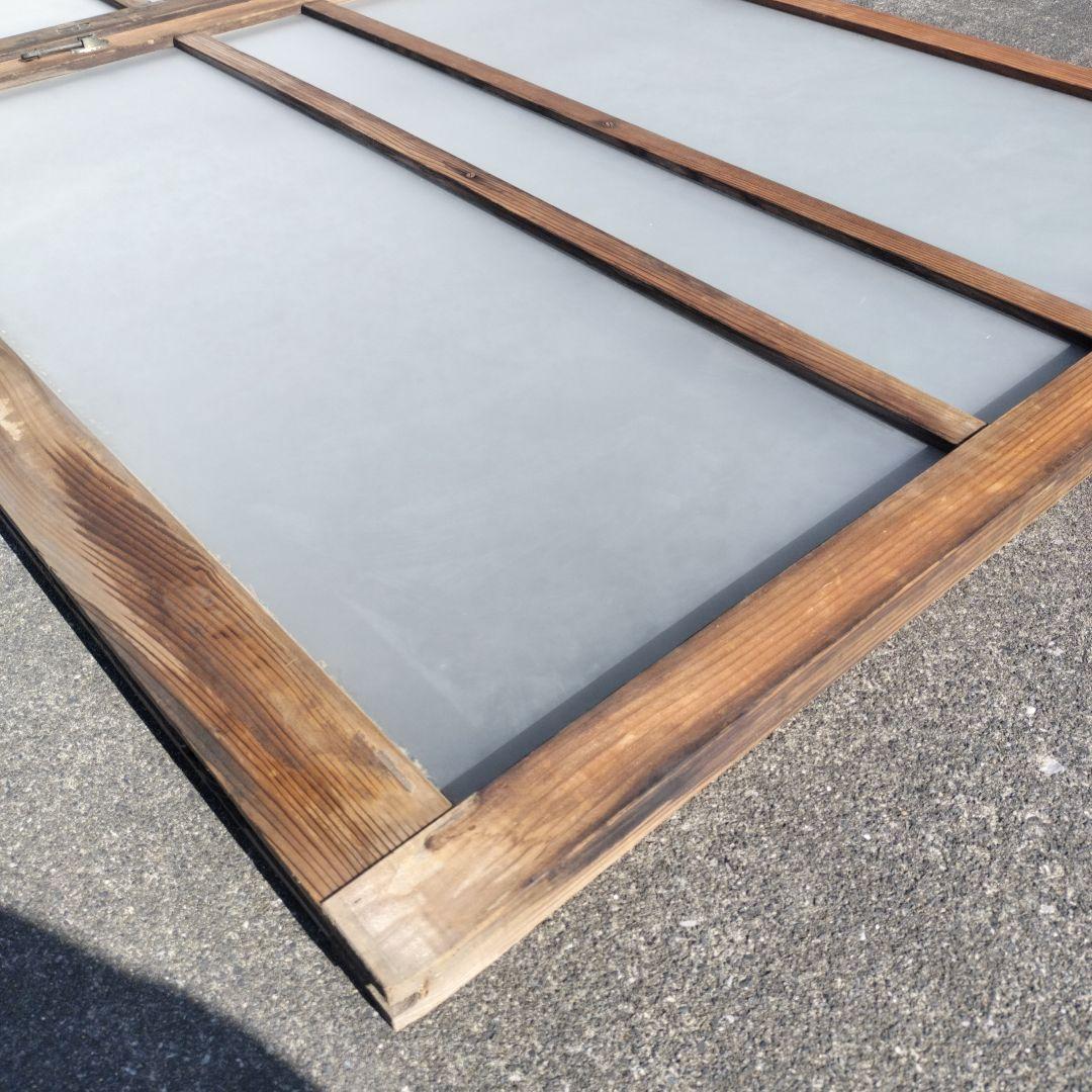 古民家　木枠窓　レトロ　窓ガラス　窓枠　建具