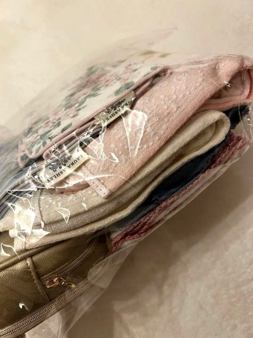 LAURA ASHLEY タオル　ハンカチ　ポーチ　ギフト　セット　プレゼント