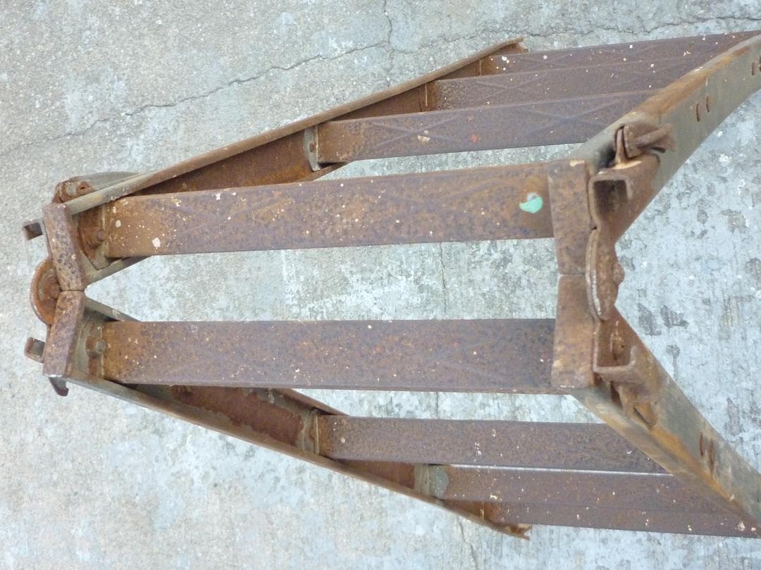 ヴィンテージ アイアン製ラダーA 脚立 インダストリアル 梯子 ディスプレイ台