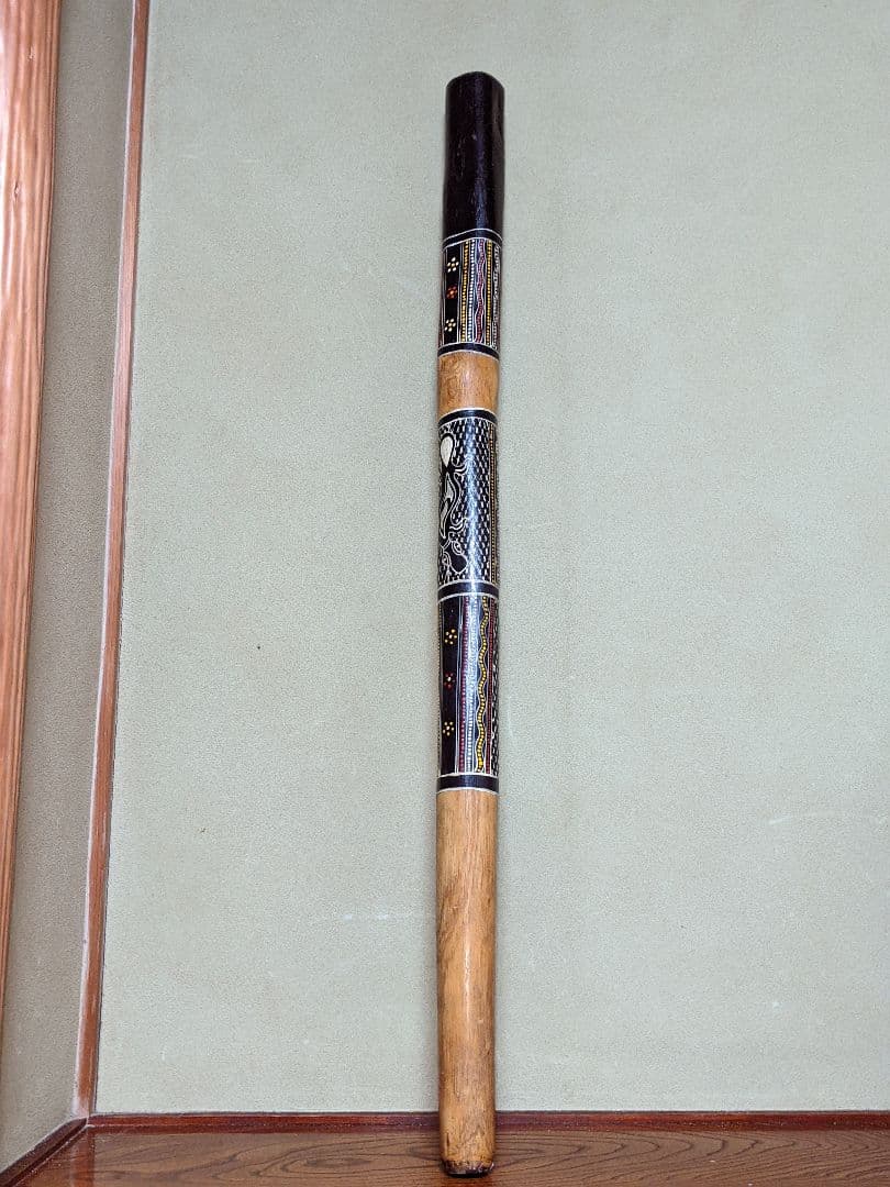 ディジュリドゥ オーストラリア大陸　先住民アボリジニの金管楽器　木製　民族楽器