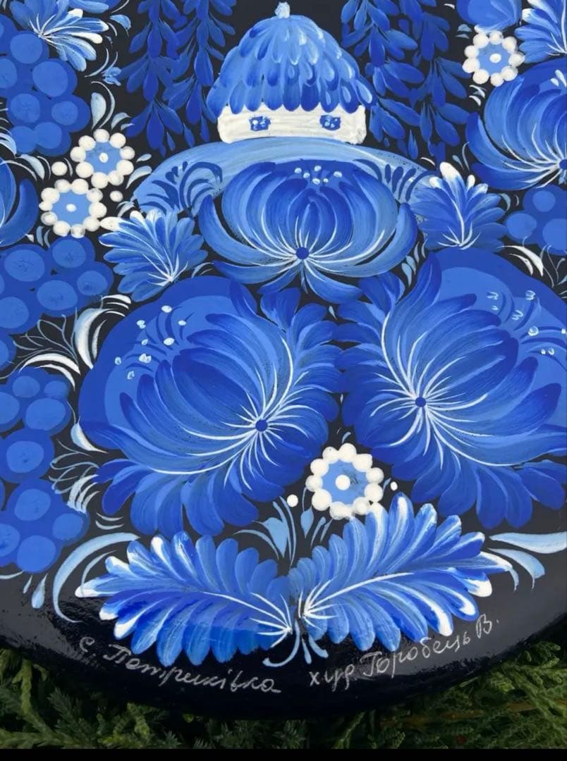 木製ペトリキウカ塗りのプレート（ヴァレンティナ・ホロべッツ）製　花柄