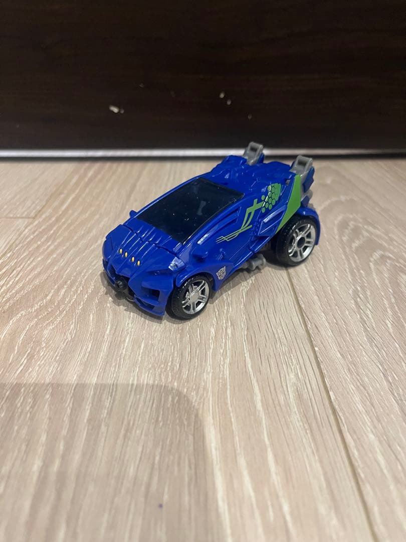 海外ユニバーサル限定　トランスフォーマー　イーバック　EVACダークサイドムーン