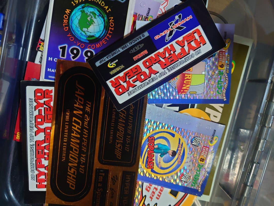 ヨーヨー6個セット、ケース付　ステッカー多数