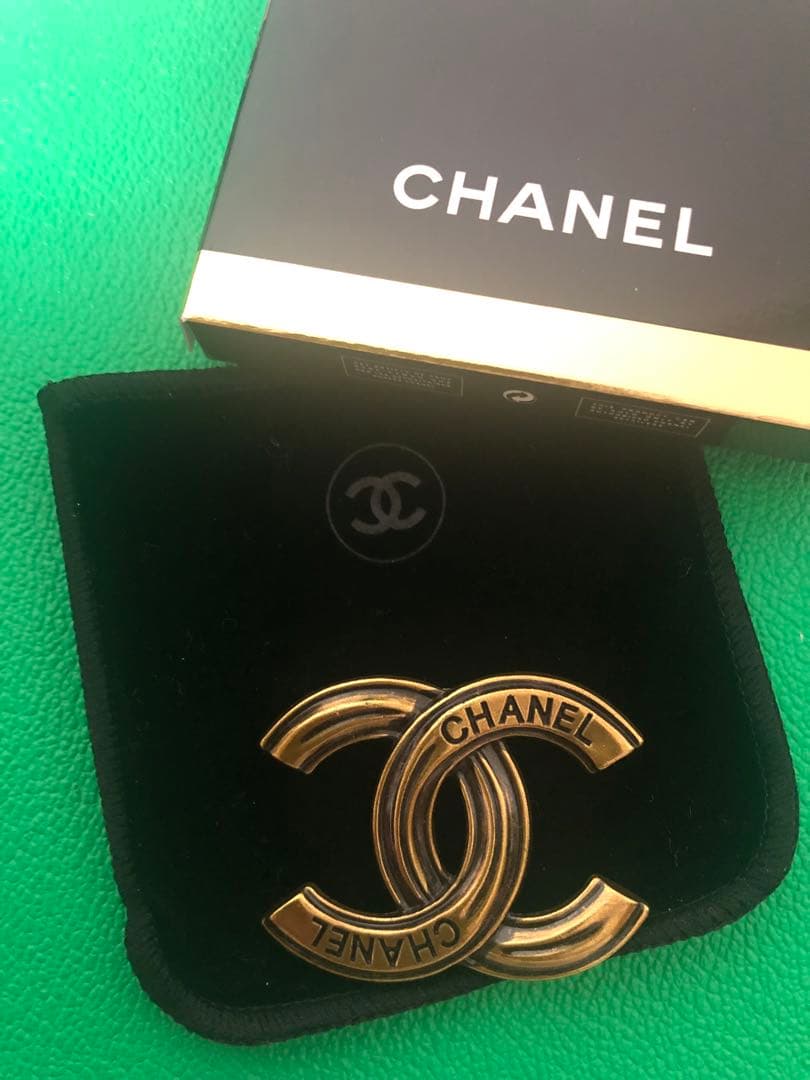 【新品・未使用】 CCロゴ ブローチ