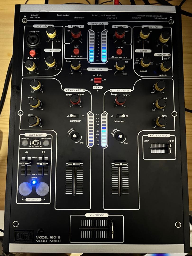 Urei 1601S ミキサー