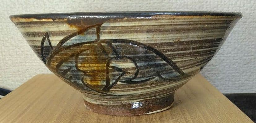 人間国宝 金城次郎 魚文マカイ(魚紋茶碗) 栞 共箱(本人書付）壷屋焼 やちむん