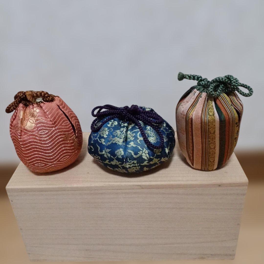 陶六　三ッ入り 茶入 　桐箱入り