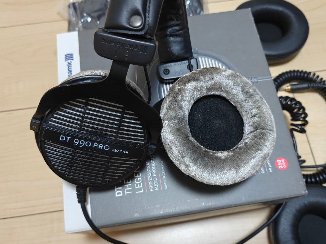 Beyerdynamic DT 990 PRO ヘッドホン