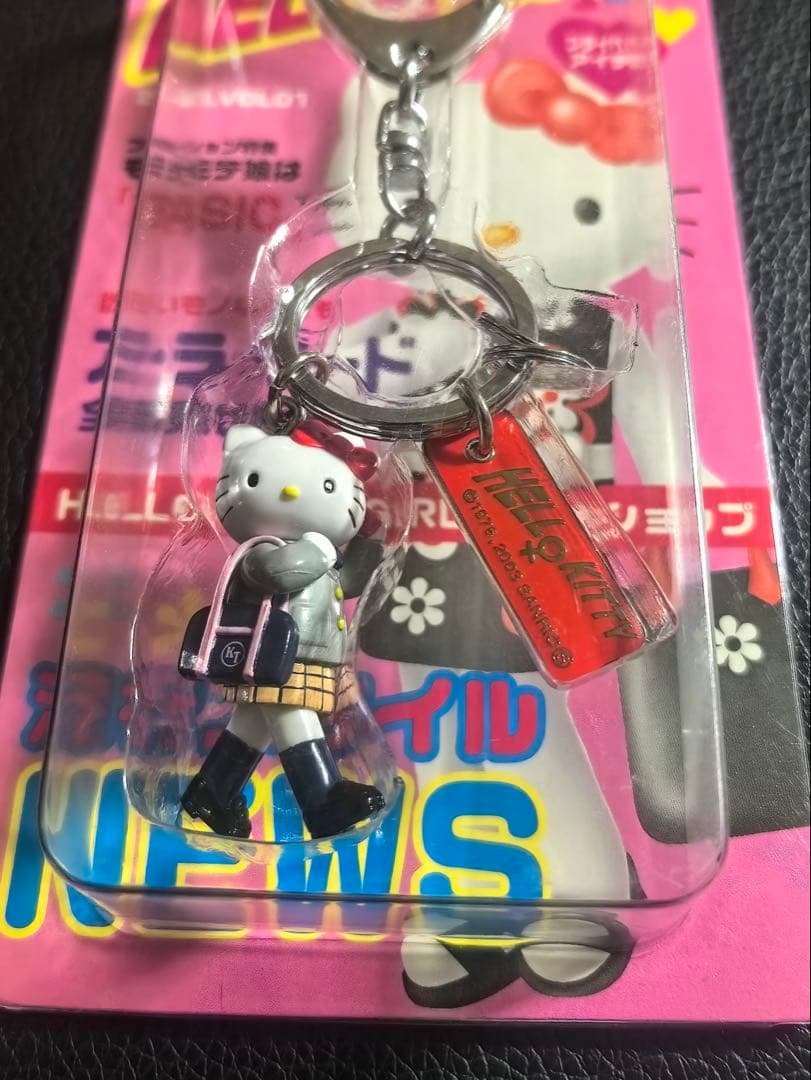 サンリオ キティGirls 制服キティ ストラップレア ハローキティ