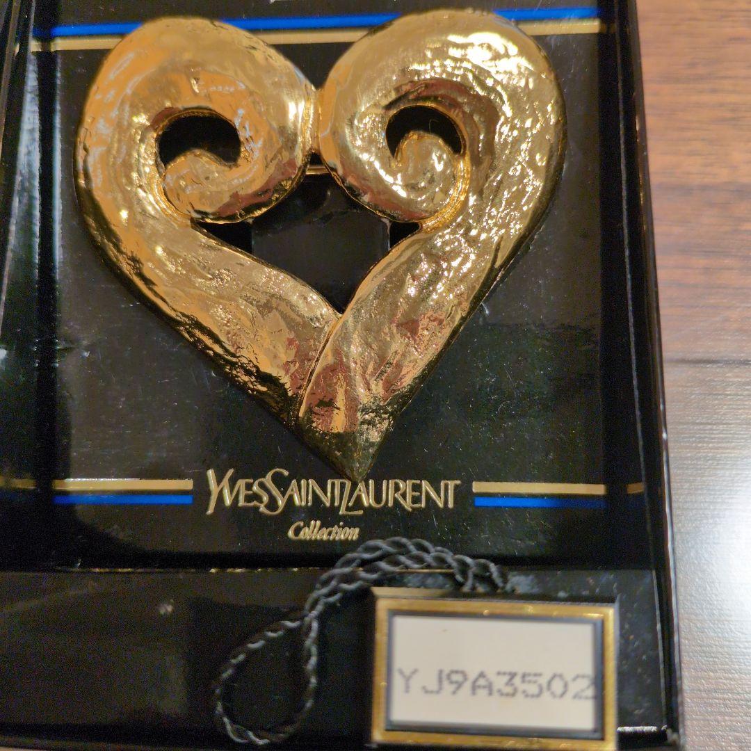 Yves Saint Laurent ハート型ブローチ