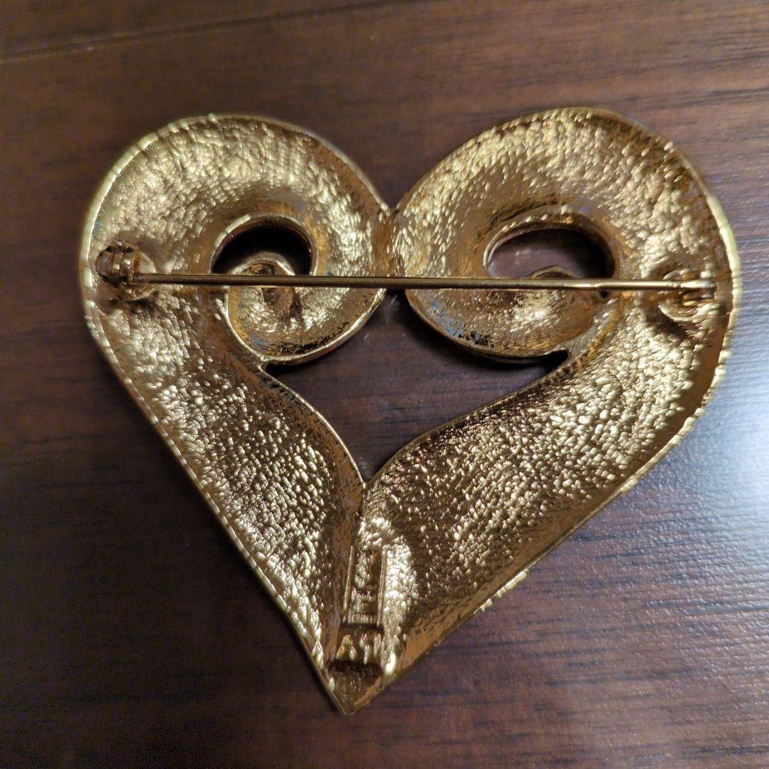 Yves Saint Laurent ハート型ブローチ
