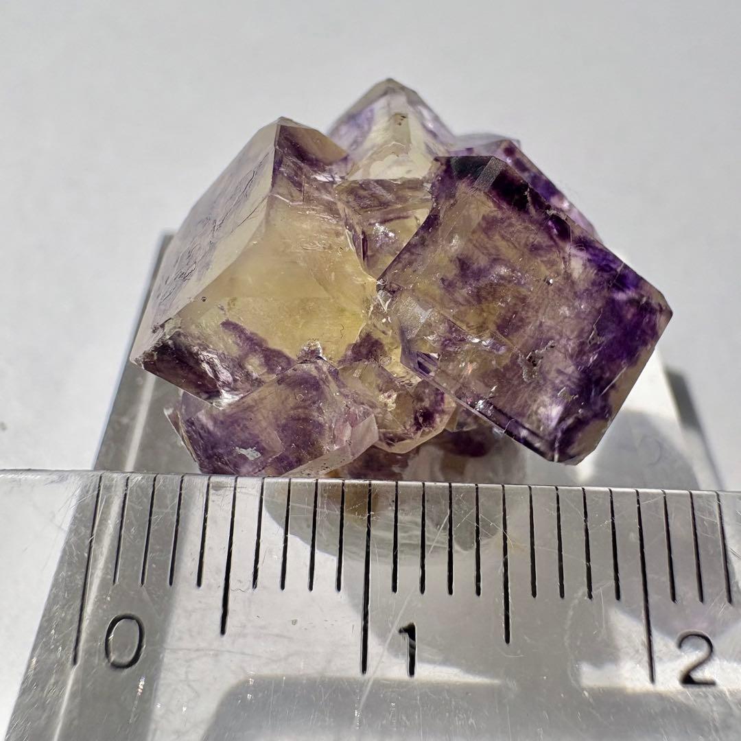 498 ナミビア　パープルバニーポケット　フローライト