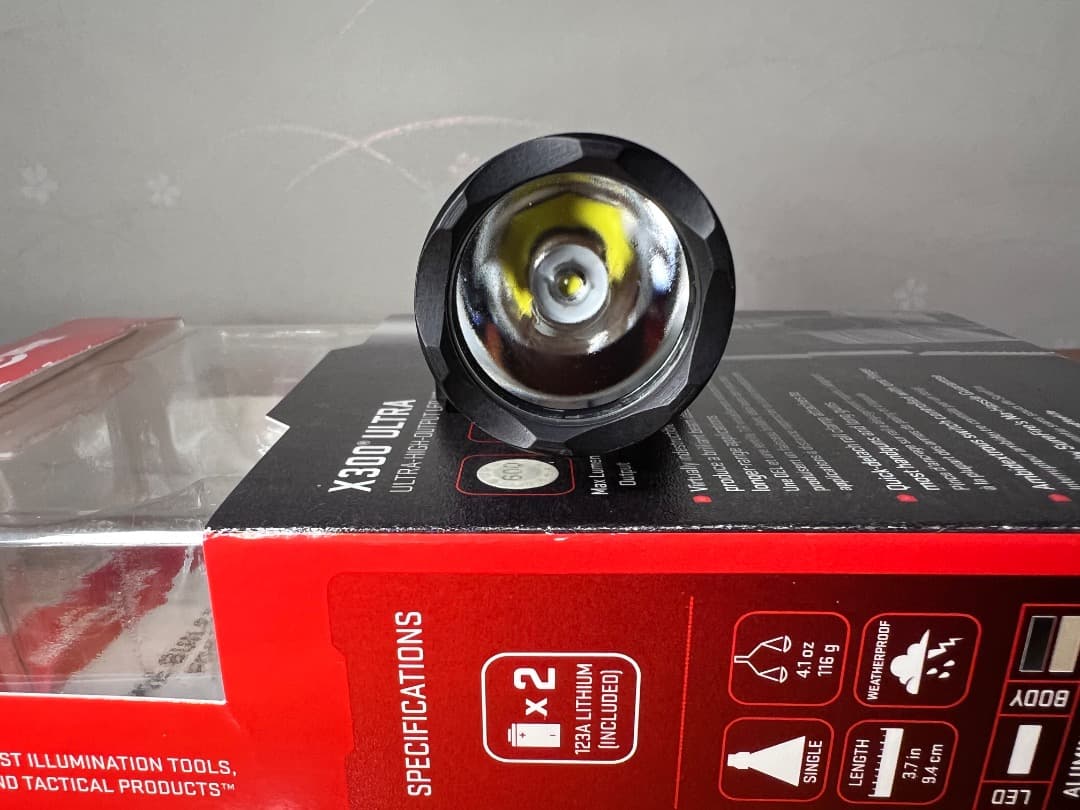 【実物】SUREFIRE X300 ULTRA LEDフラッシュライト