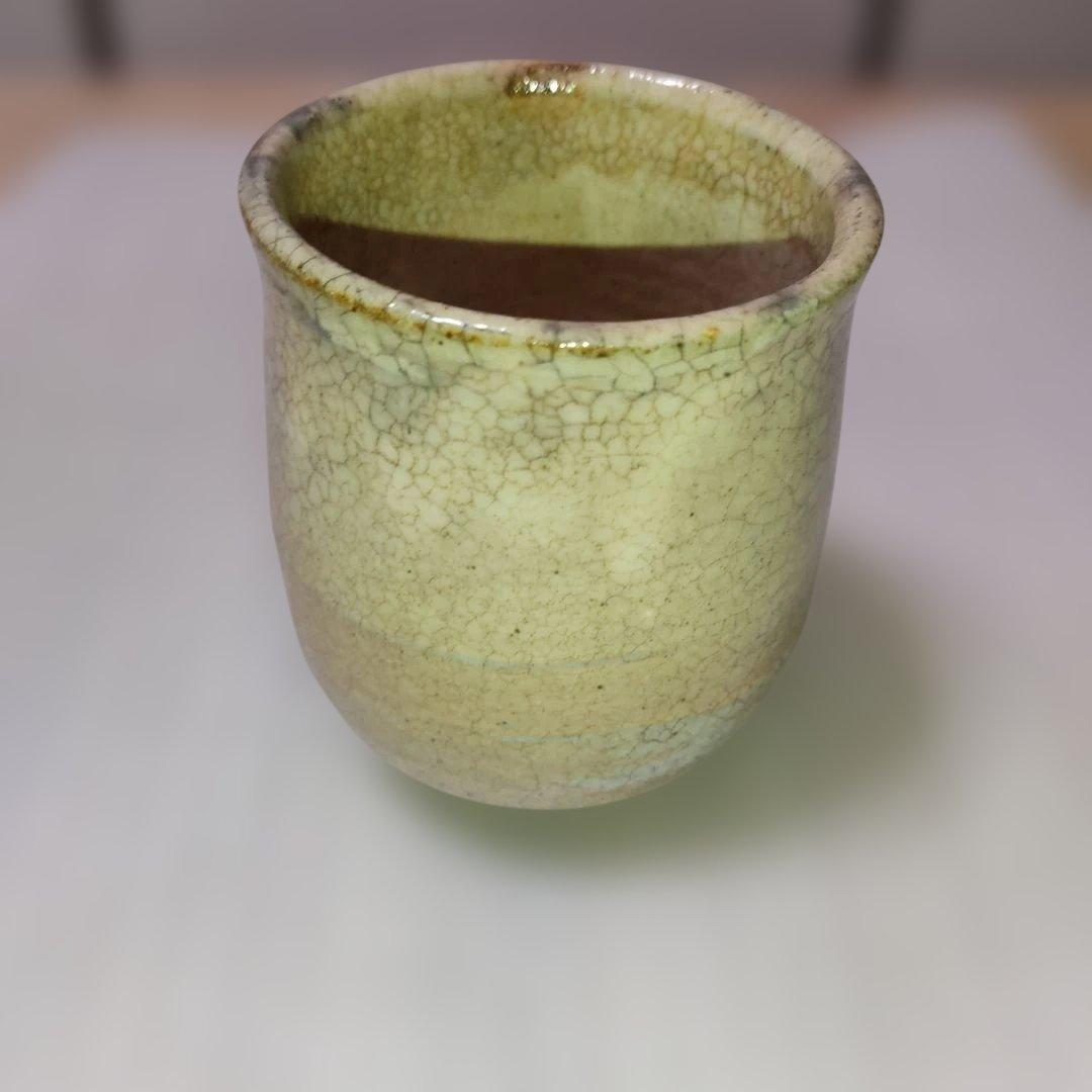 陶器の湯のみ