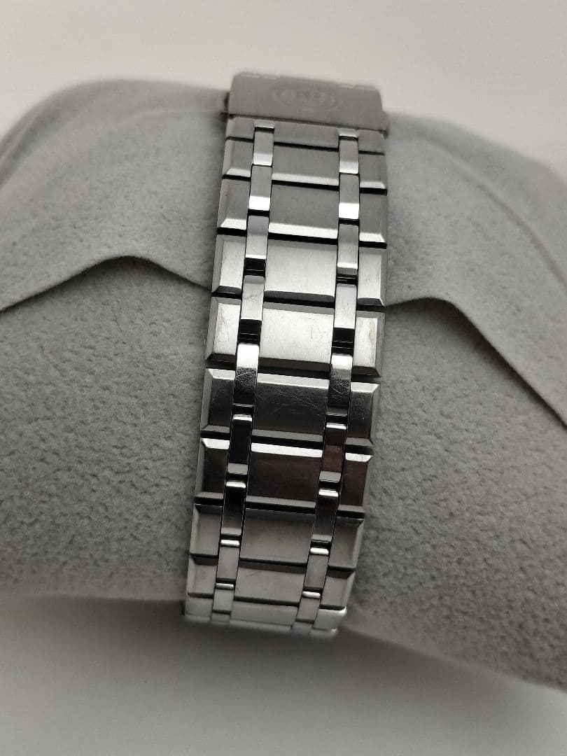 電池交換済み　薄型　シチズン　高級白蝶貝　エクシード　電波ソーラー　軽量チタン