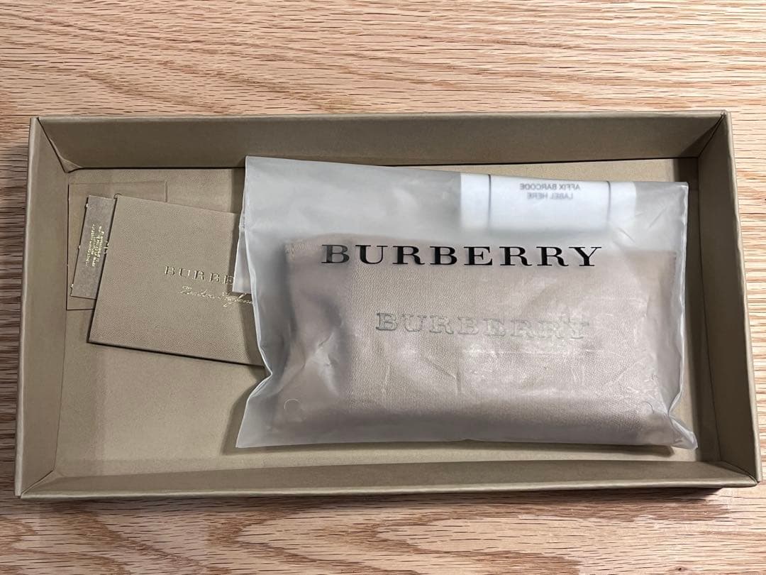 Burberry メンズキーケース　新品未使用品　箱付き