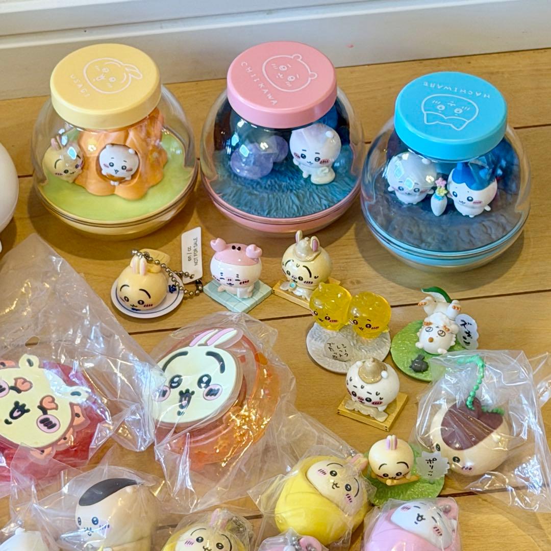 ちいかわ グッズ大量まとめ売り 50点以上 缶バッチ フィギュア キーホルダー