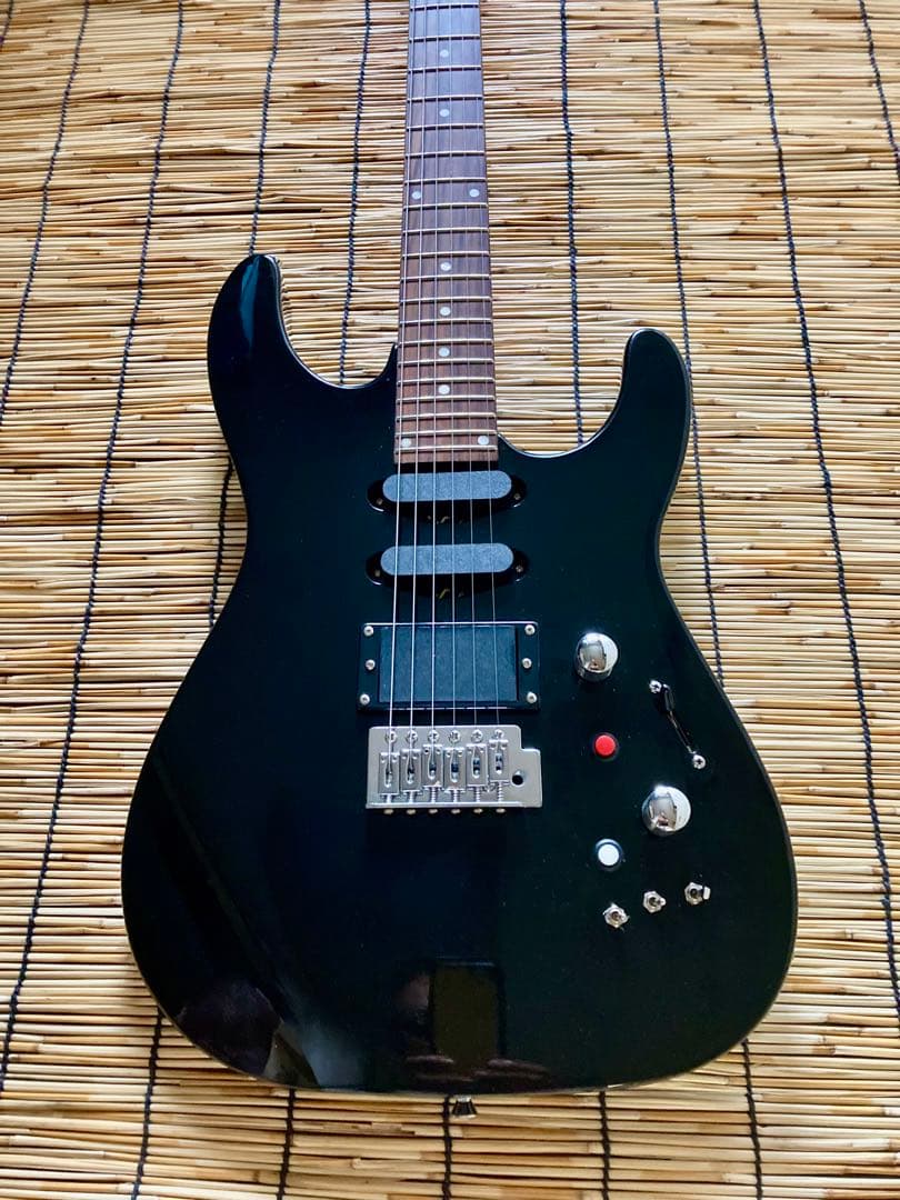 ☆美品　モディファイして新機能増強 Tony Smith のストラトキャスター