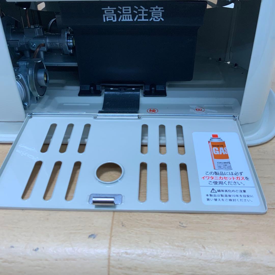 イワタニ カセットガスストーブ　CB-STV-DKD2 2022年製