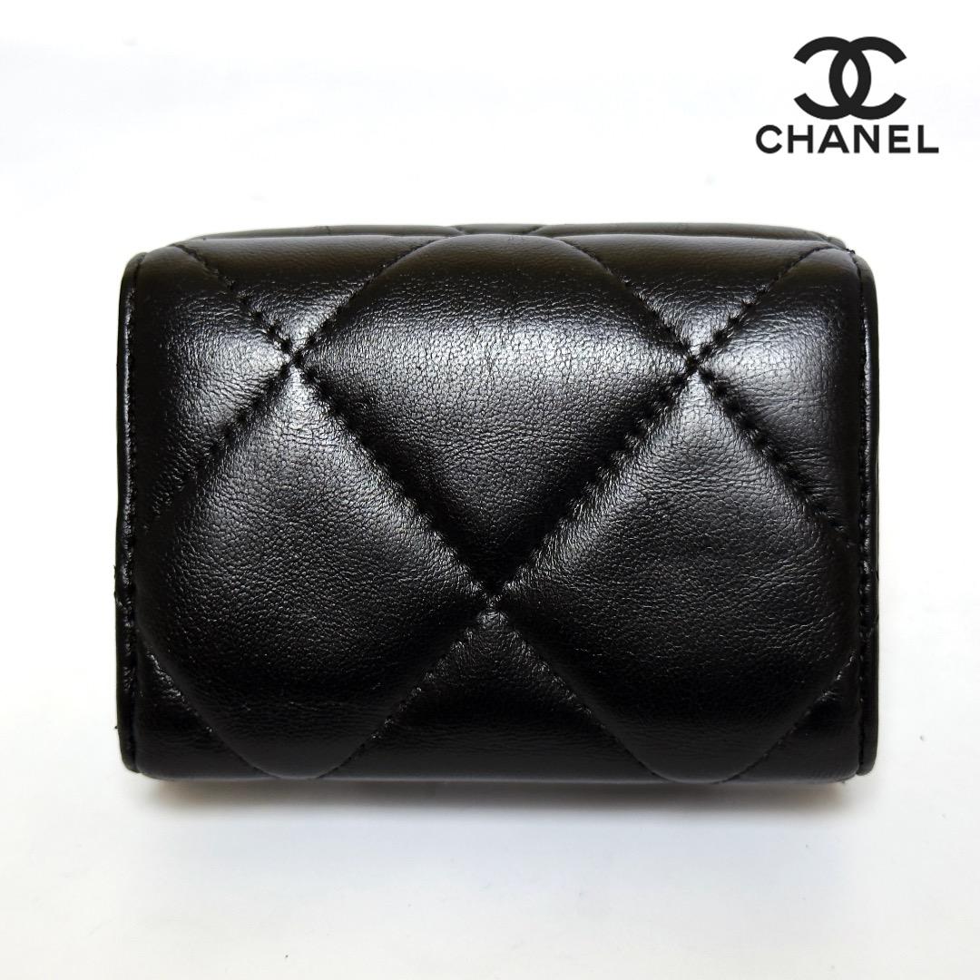 正規品　CHANEL シャネル19　ディズヌフ　Wホック　三つ折り財布