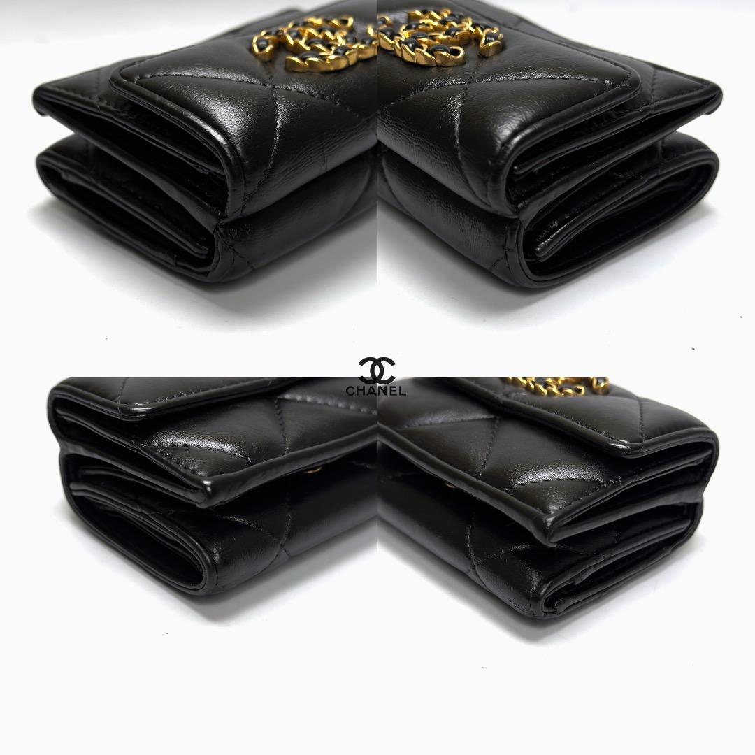 正規品　CHANEL シャネル19　ディズヌフ　Wホック　三つ折り財布