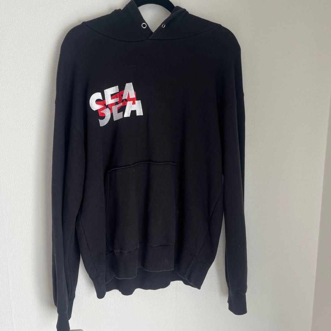 ゴッドセレクションxxx × wind and sea パーカー