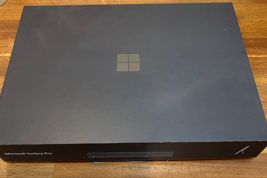 美品 Surface Pro(第11世代)／メモリ16／SSD512