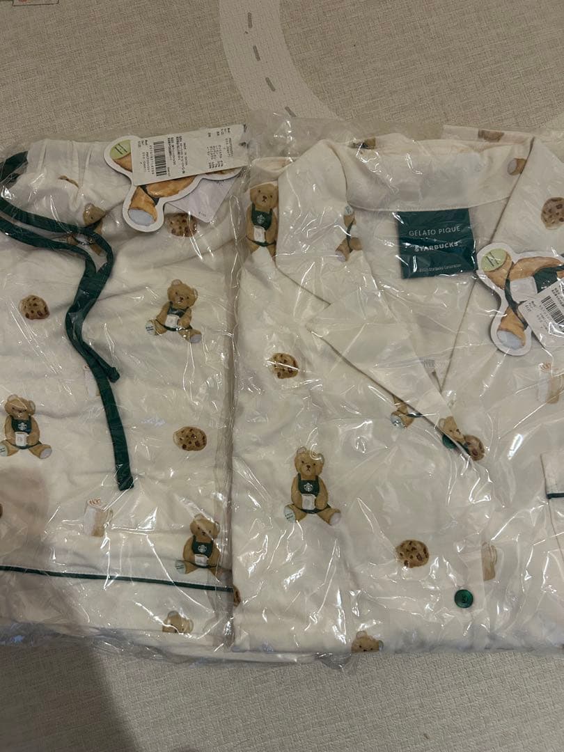 スターバックス　ジェラートピケ　カットソーシャツ　ショートパンツ　くま　ベア柄