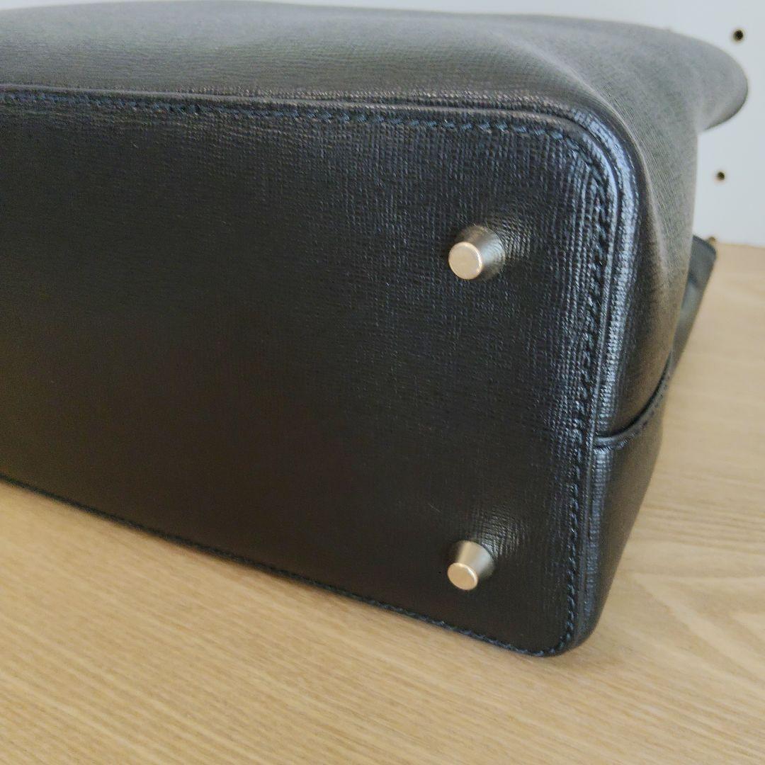 FURLA ブラック ハンドバッグ ショルダーストラップ付き