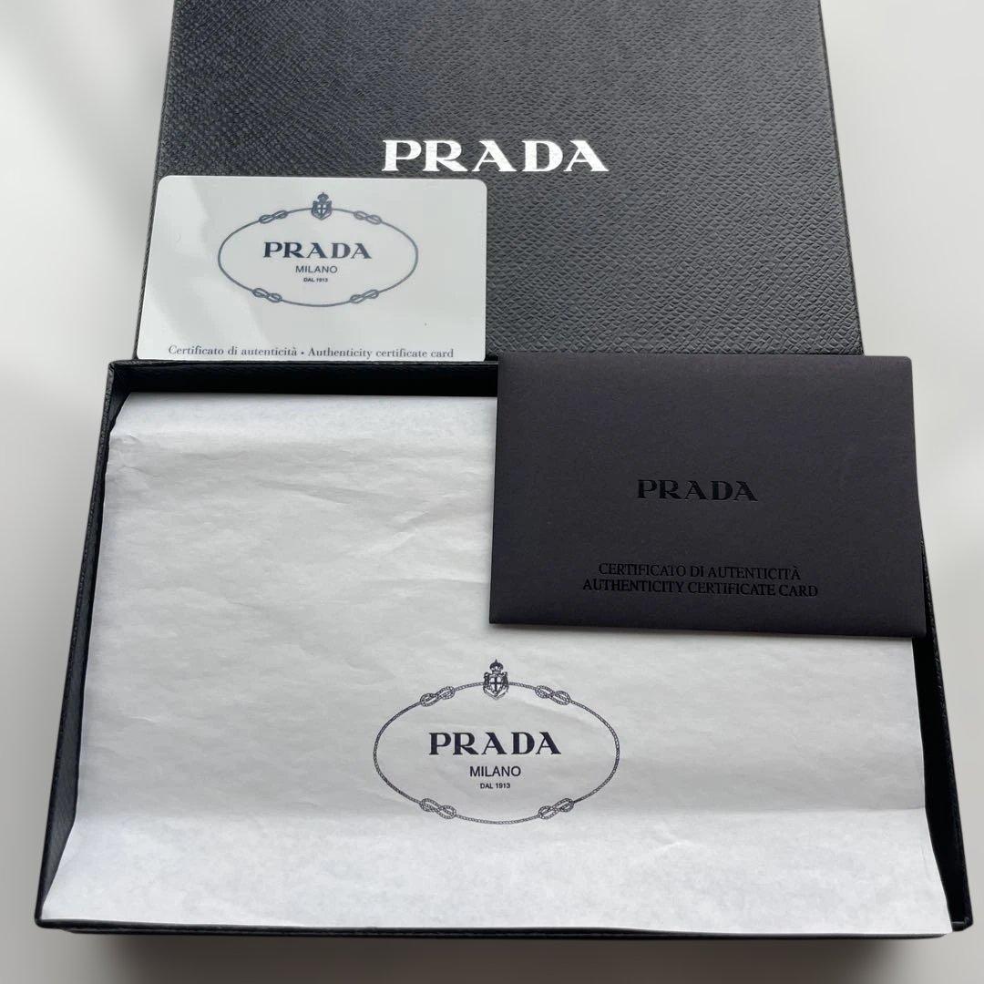 ★PRADA★正規品　二つ折り財布 バイカラーブルー