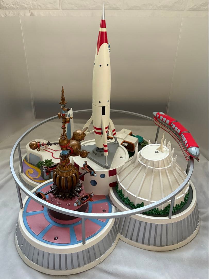 【マックス】ディズニー トゥモローランド ビッグフィギュア 限定150レア