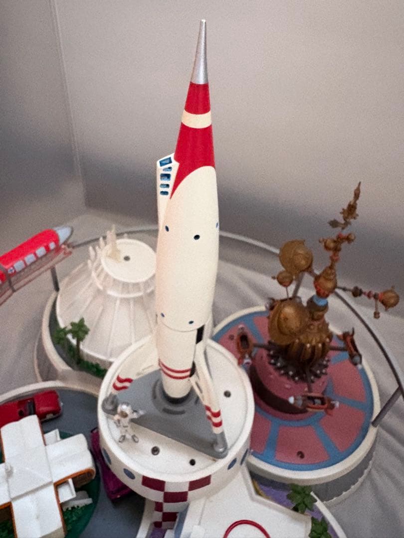 【マックス】ディズニー トゥモローランド ビッグフィギュア 限定150レア