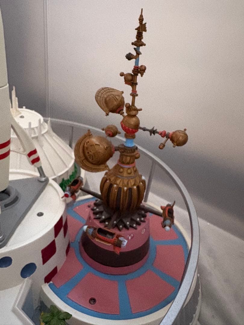 【マックス】ディズニー トゥモローランド ビッグフィギュア 限定150レア