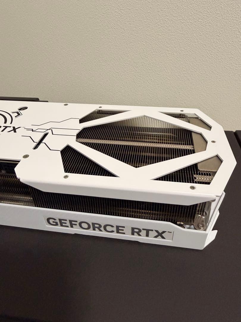 玄人志向 GK-RTX4070Ti-E12GB/WHITE/TP