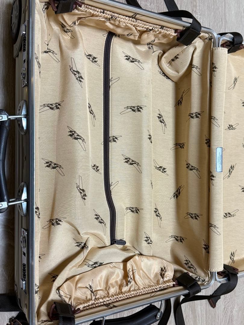 美品 リモワ　クラシックフライト　35L キャビン　機内持ち込み クラシック