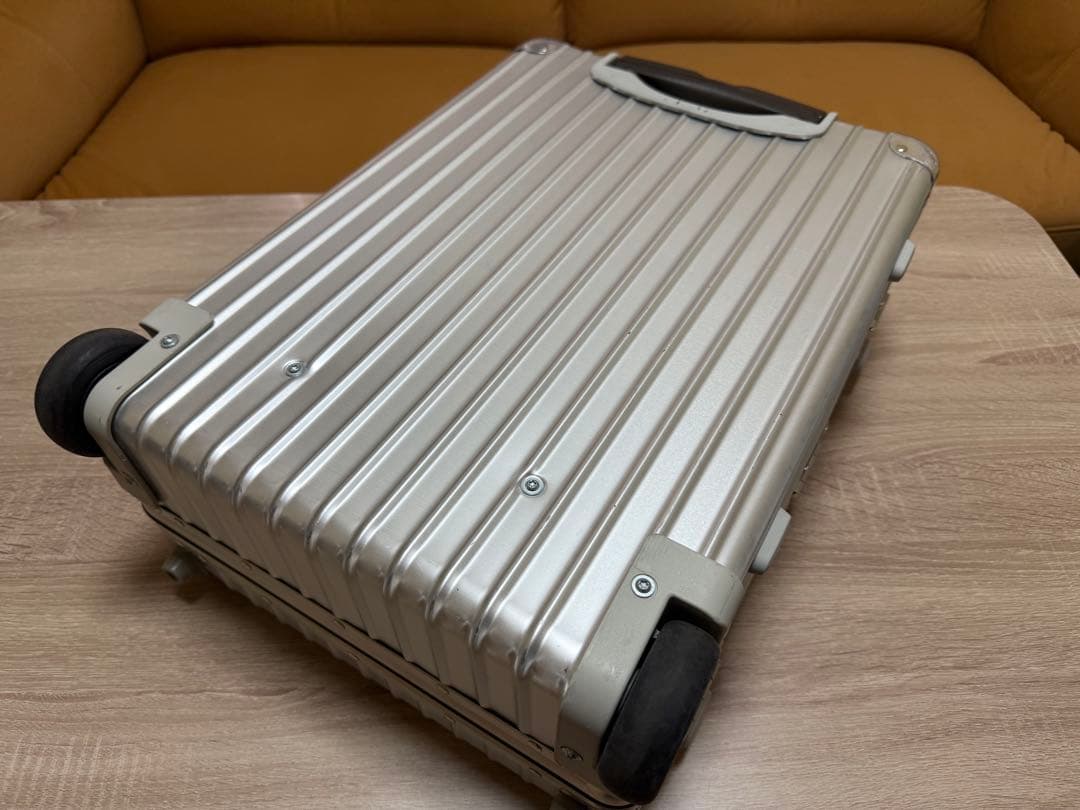 美品 リモワ　クラシックフライト　35L キャビン　機内持ち込み クラシック