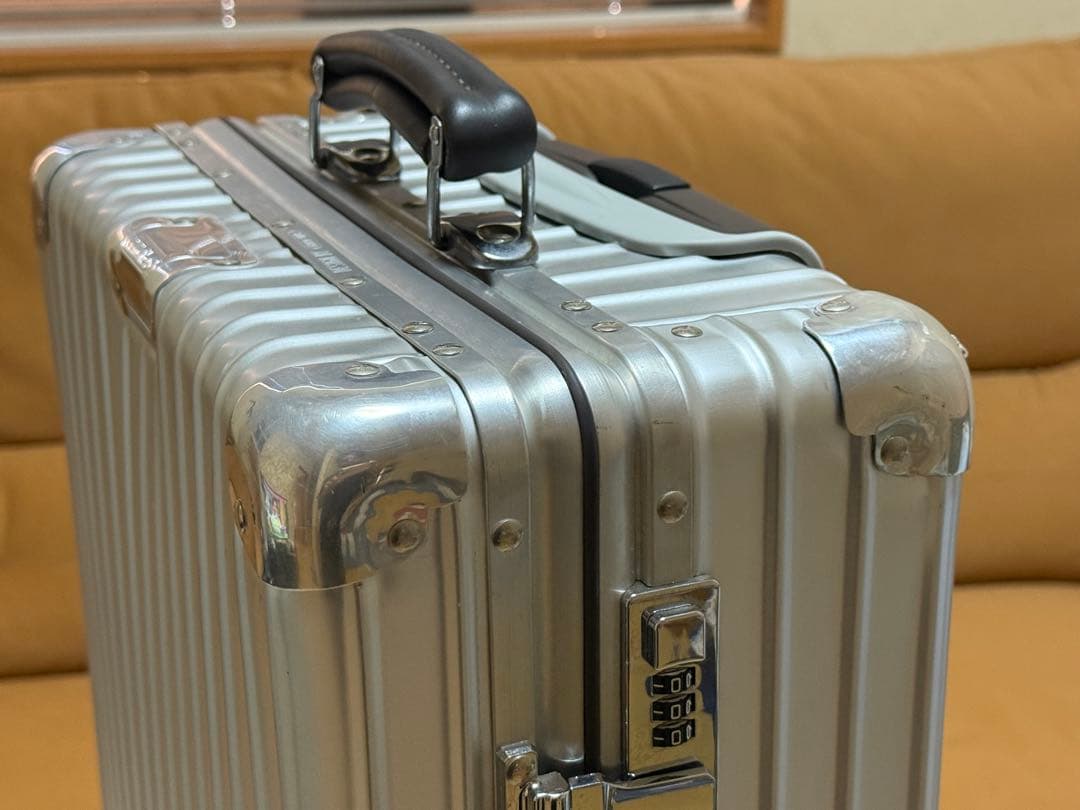 美品 リモワ　クラシックフライト　35L キャビン　機内持ち込み クラシック