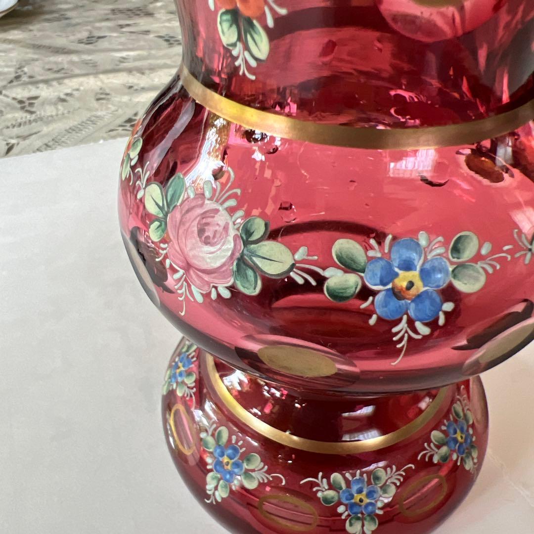 ピンクの花模様ガラスフラワーベース