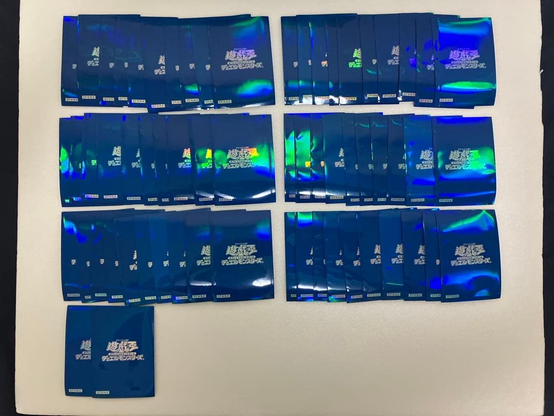 遊戯王 スリーブ 初期 ロゴ 青 ブルー 機械の叛乱 62枚