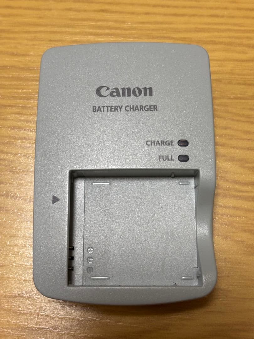 美品　Canon デジカメ コンデジ IXY 10S ピンク (PK)