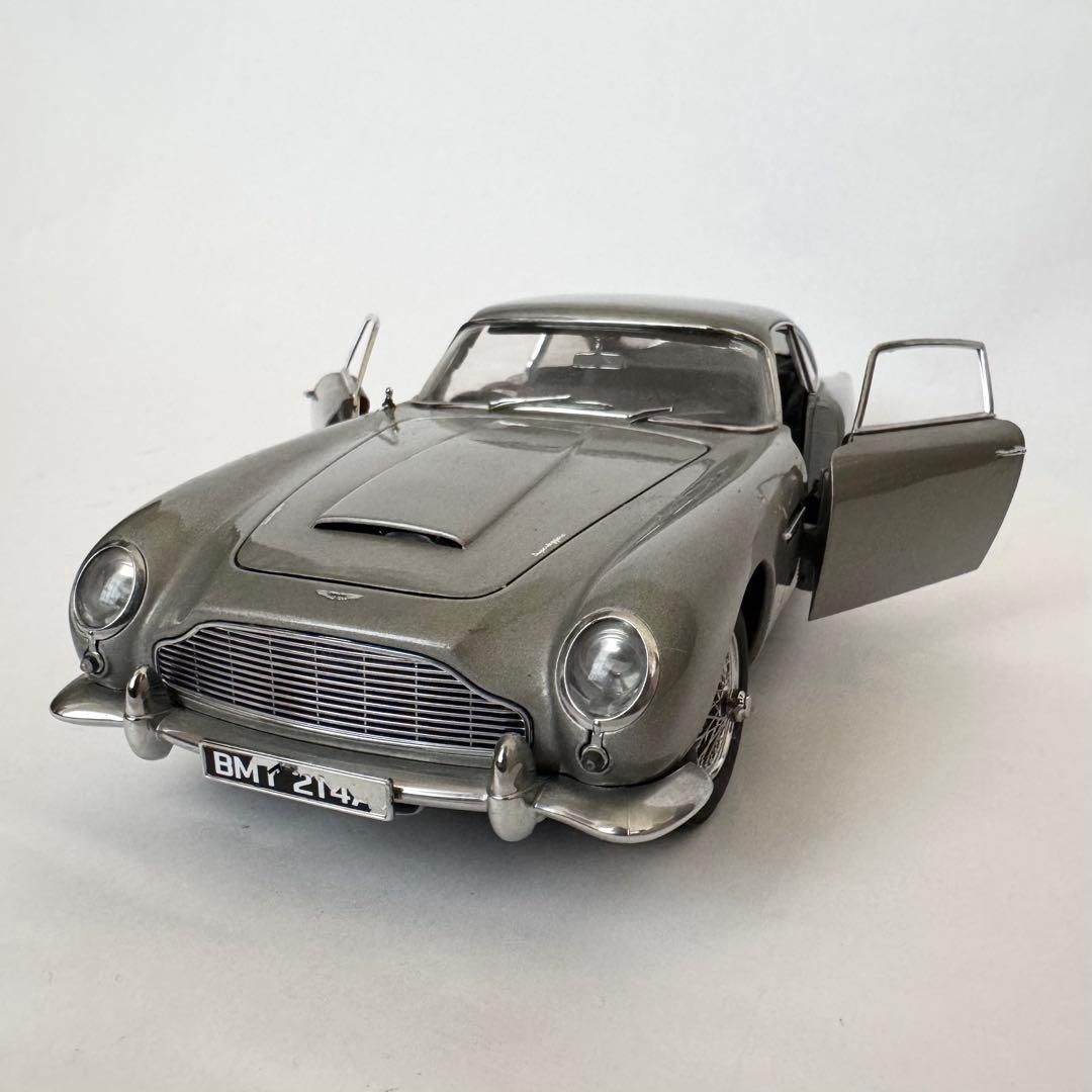【希少】AUTOart アストンマーチンDB5 ジェームス・ボンド・コレクション