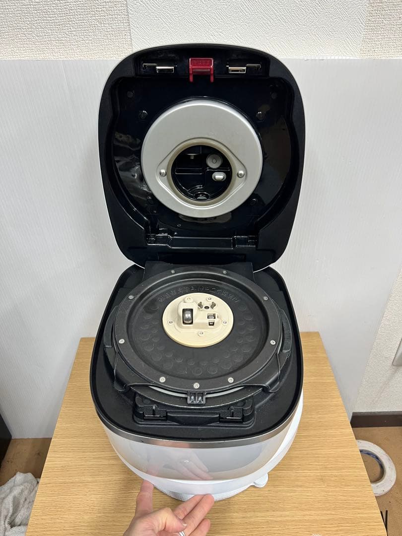 TIGER 炊飯器 型番：JPC-A100（1.0L / 5.5合）2017年製