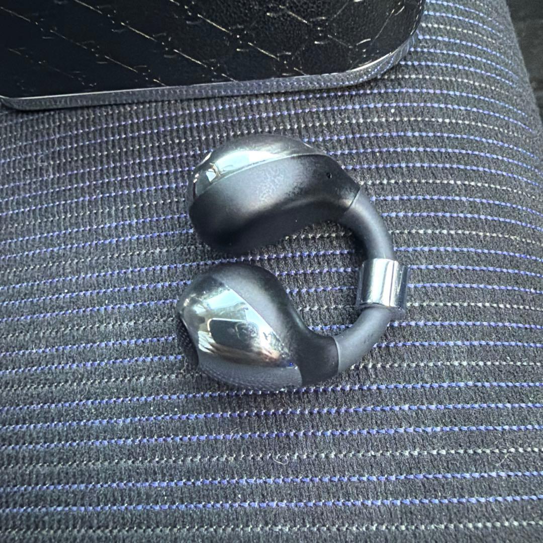 片耳紛失　BUTTONS CLIP ワイヤレスイヤホン ブラック