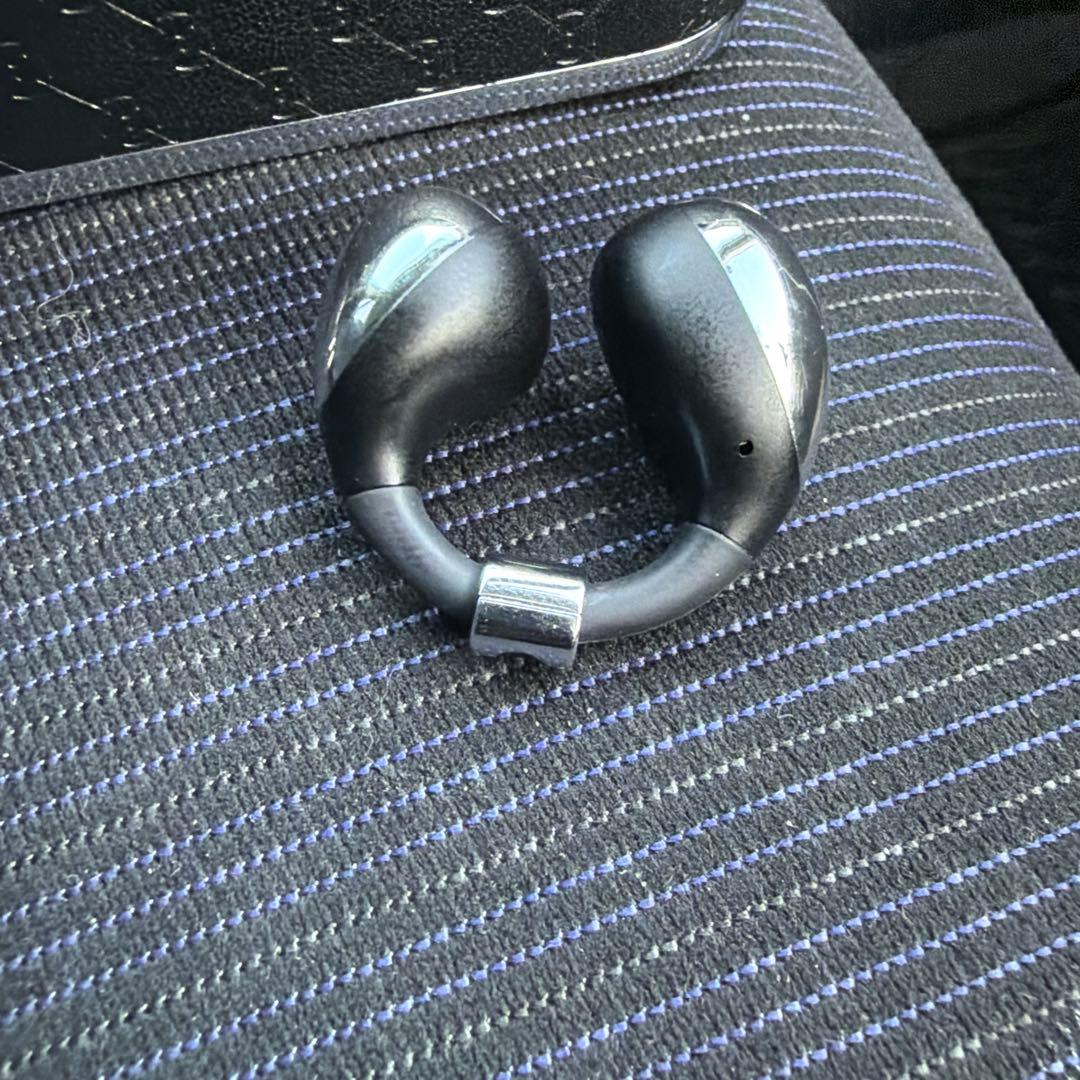 片耳紛失　BUTTONS CLIP ワイヤレスイヤホン ブラック